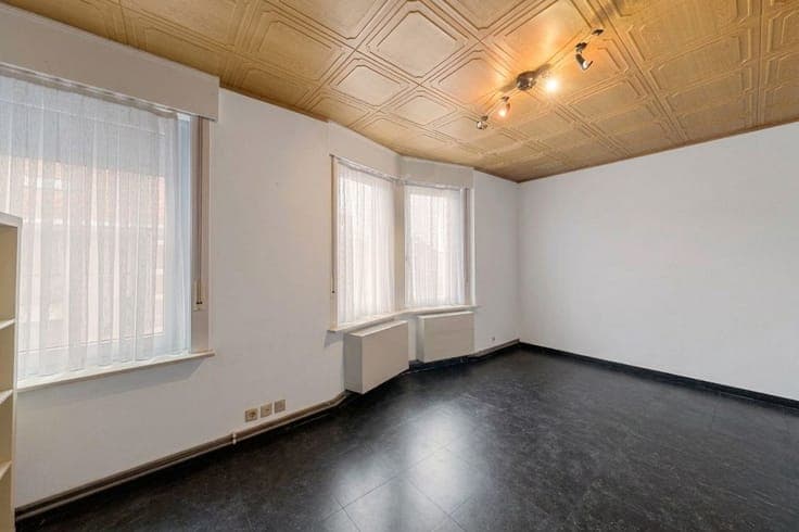Ruime (handels)woning te Roeselare