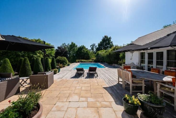 LASNE - Magnificent 4-Bed Villa with Pool - 367 m²