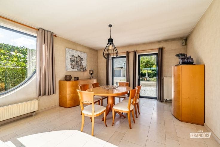 Spacious 4-bedroom family home in Sint-Lievens-Houtem
