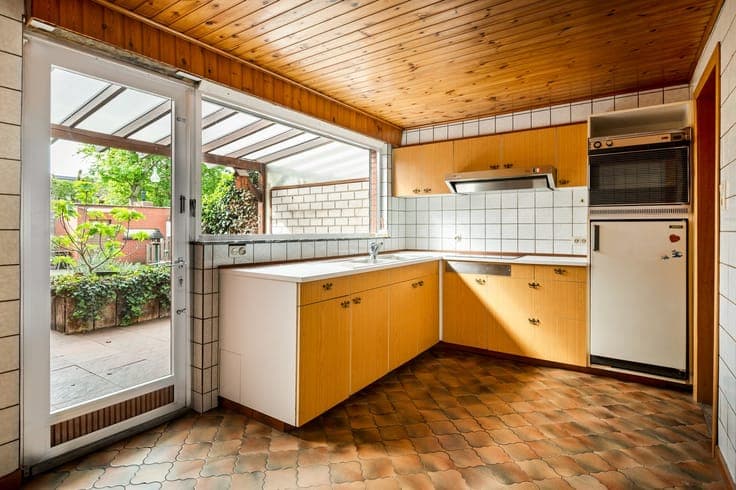 Woning met 4 slpk, garage en zuidgerichte tuin