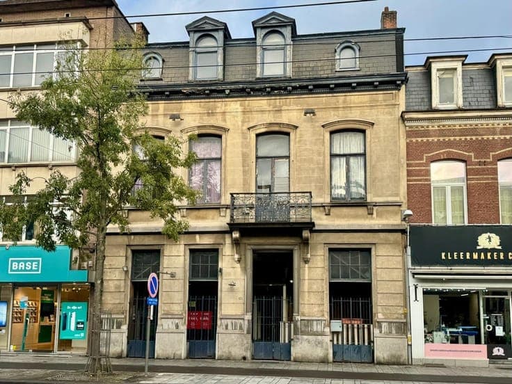 NEO-CLASSICISTISCH HERENHUIS bij parken