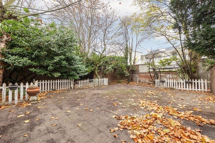 NEO-CLASSICISTISCH HERENHUIS bij parken