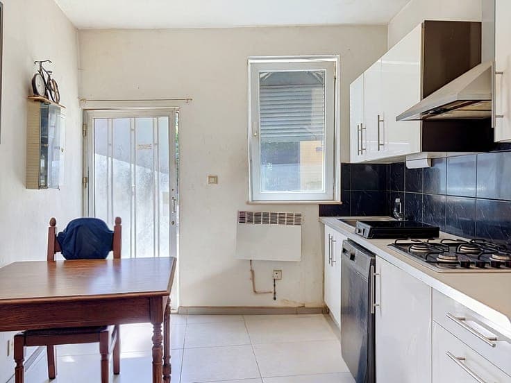 House in Courcelles