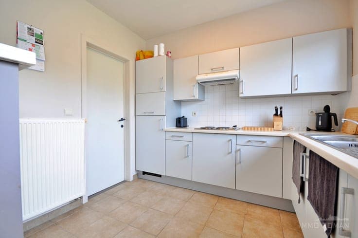 Instapklare woning met garage en uitweg te Kluisbergen!
