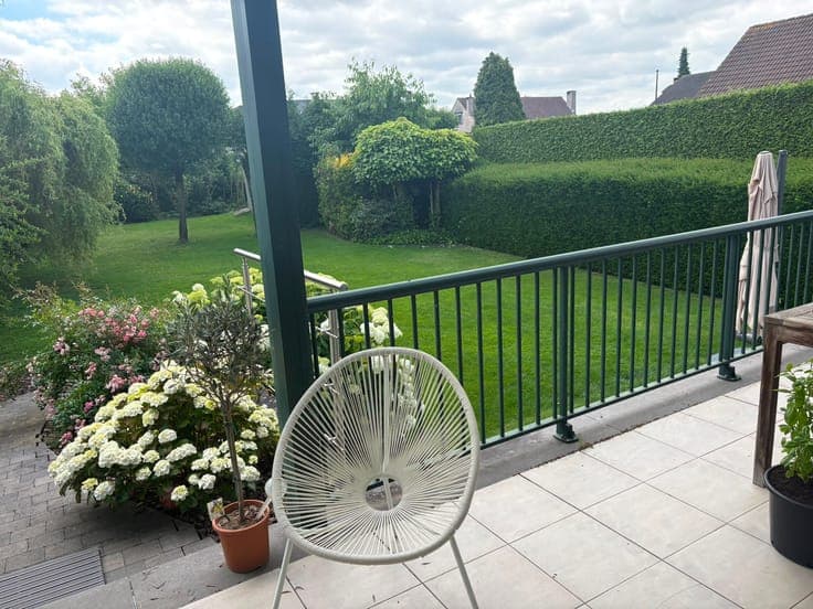 3 bedroom house, garden and garage in Sint-Pieters-Leeuw
