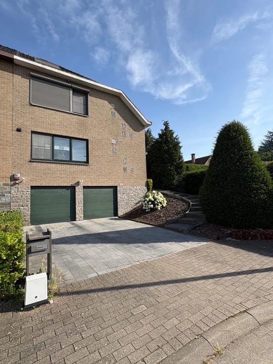 3 bedroom house, garden and garage in Sint-Pieters-Leeuw