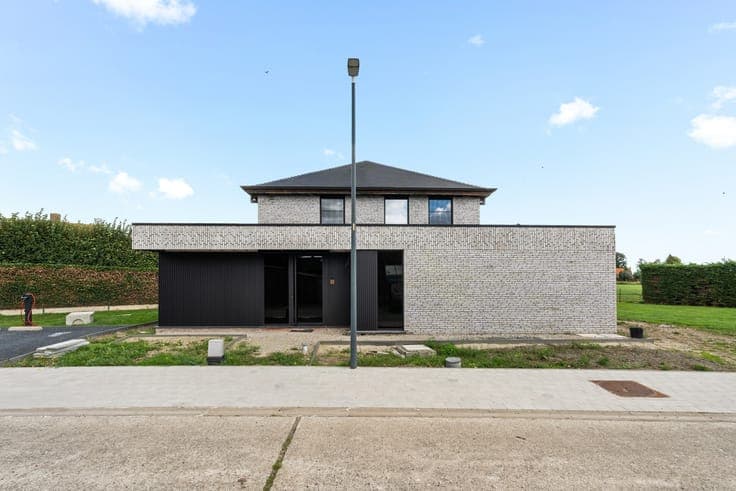 MODERNE EN RUIME WONING MET LANDELIJK VERGEZICHT OP 1.014...