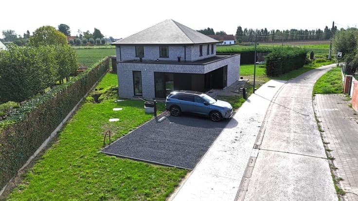 MODERNE EN RUIME WONING MET LANDELIJK VERGEZICHT OP 1.014...