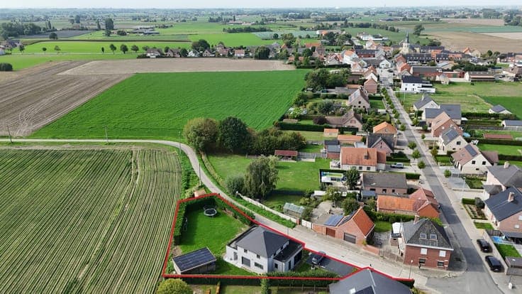MODERNE EN RUIME WONING MET LANDELIJK VERGEZICHT OP 1.014...