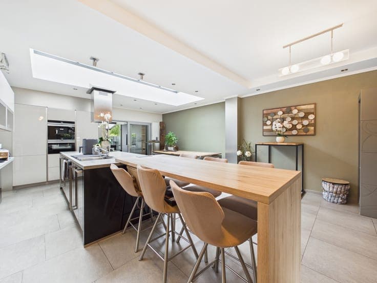 BUIZINGEN - RENOVATED 3 BEDR. HOUSE +OFFICE & GARDEN - EPC B