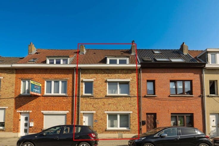 Beautiful 3 bedroom house of ± 145m²
