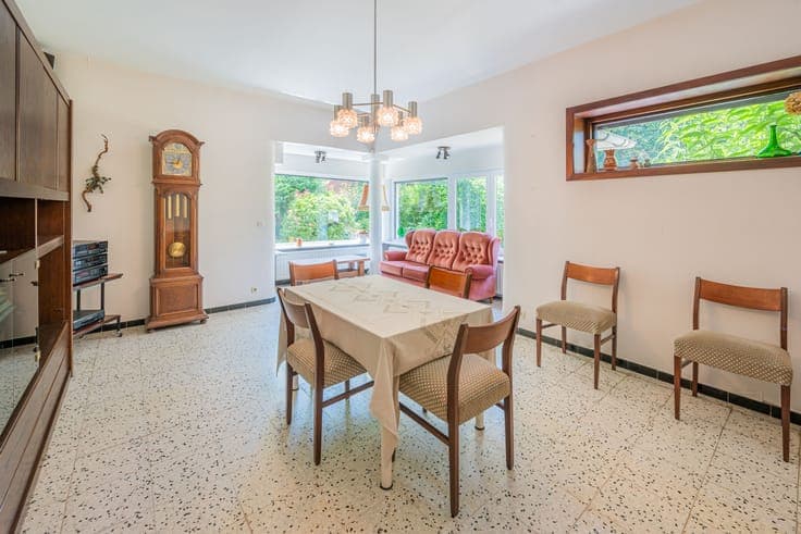 Characterful home on a 916 m² plot with 3 bedrooms