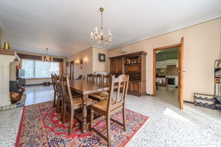 Rustig gelegen gezinswoning met 4 slaapkamers te Erembode...