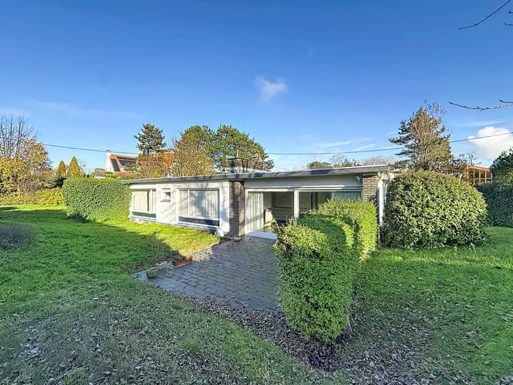 Op te knappen villa in de Simli-wijk te Nieuwpoort