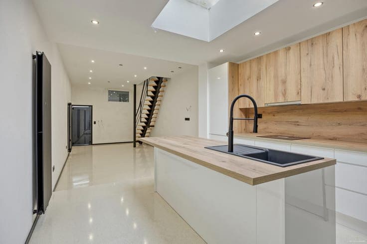 Fully renovated home with 2 bedrooms