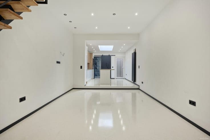 Fully renovated home with 2 bedrooms