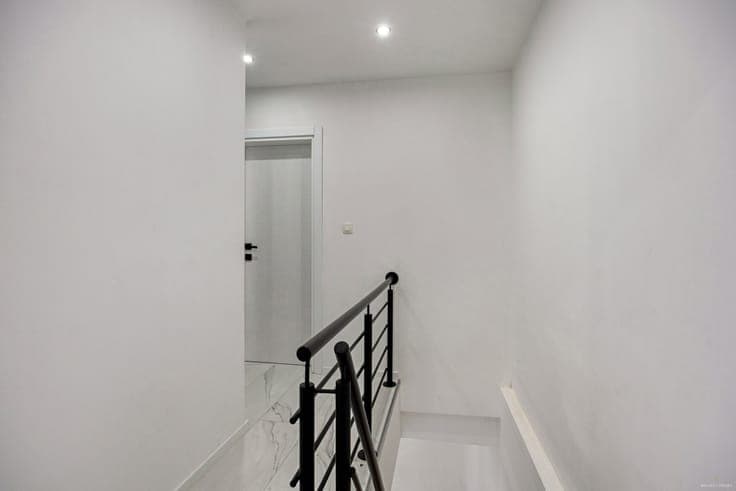 Fully renovated home with 2 bedrooms