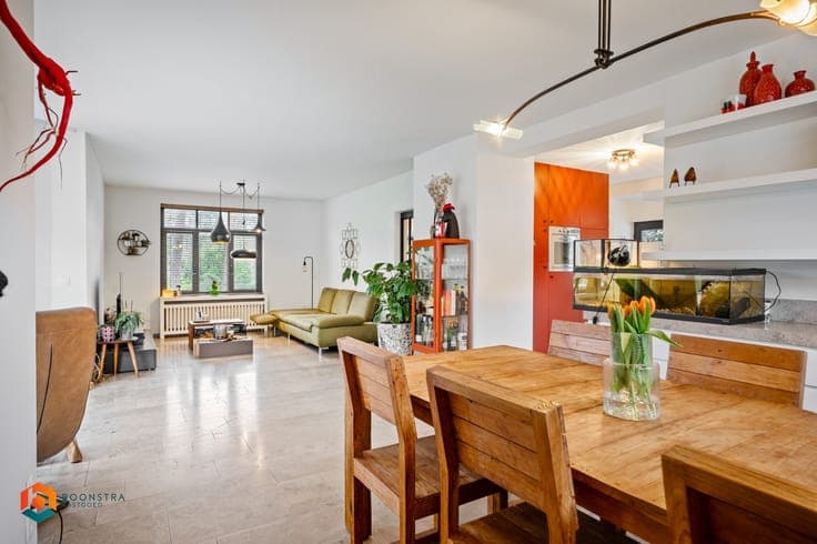 Karaktervol landhuis met 4 slpkrs en aanhorigheden op 27a...