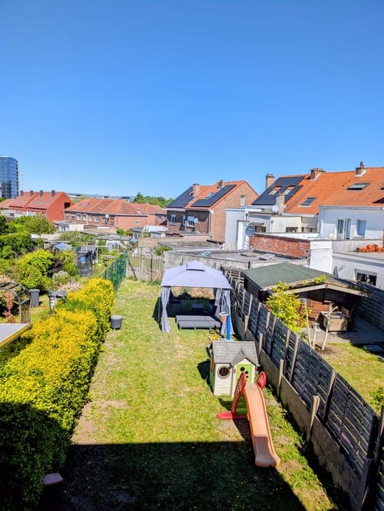 FULLY MOVE-IN READY house with garage and sunny garden