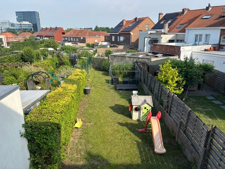 FULLY MOVE-IN READY house with garage and sunny garden