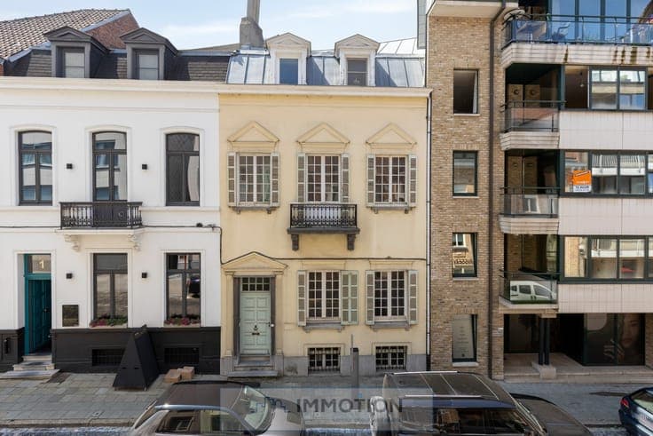 Charmante te renoveren burgerwoning te koop in Kortrijk