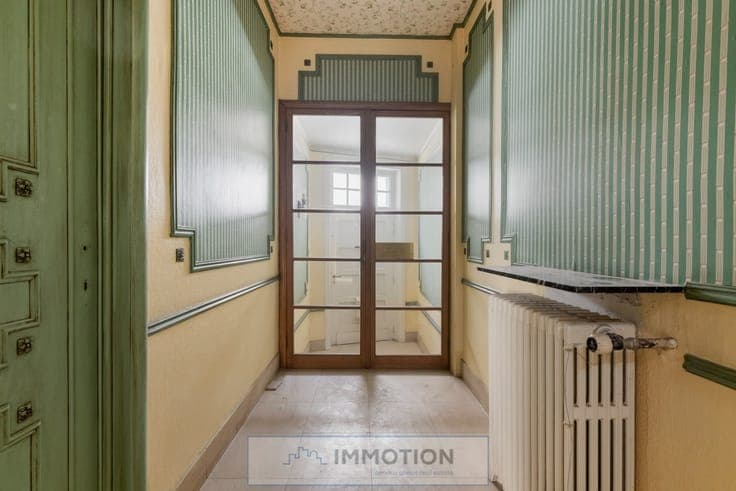 Charmante te renoveren burgerwoning te koop in Kortrijk