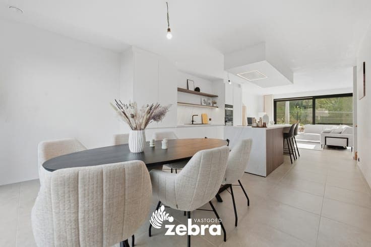 BEN-woning met zuidgerichte tuin en carport te Oostakker!