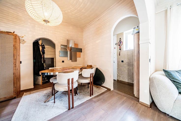 Don't miss this opportunity in Anderlecht—a 5-bedroom home!
