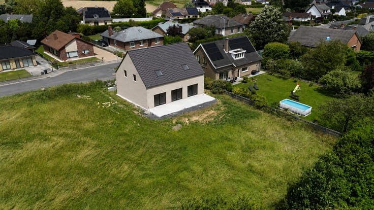 Exclusieve ruwbouw villa met 4 slaapkamers op residentiël...