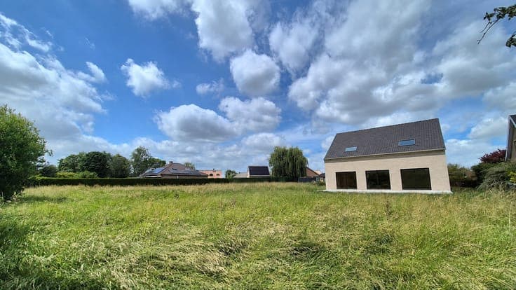 Exclusieve ruwbouw villa met 4 slaapkamers op residentiël...