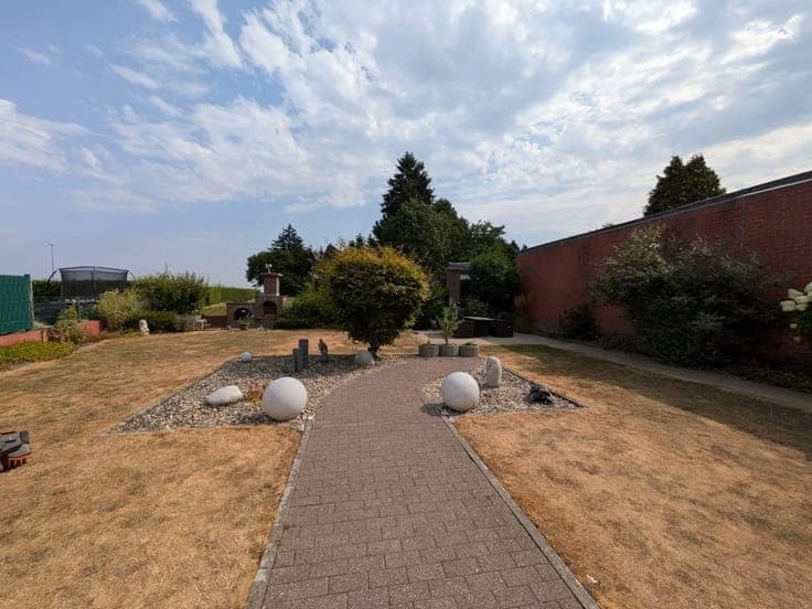 Sale - House Raeren - 440,000 €