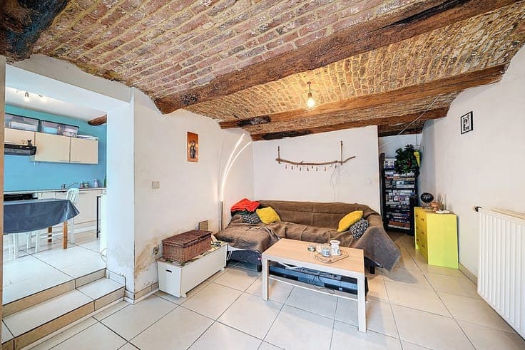 Charming 3-bedroom home with terrace in Vodelée