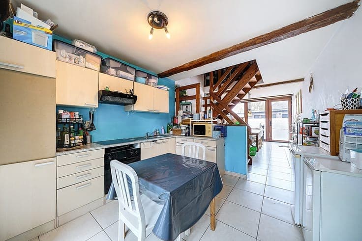 Charming 3-bedroom home with terrace in Vodelée