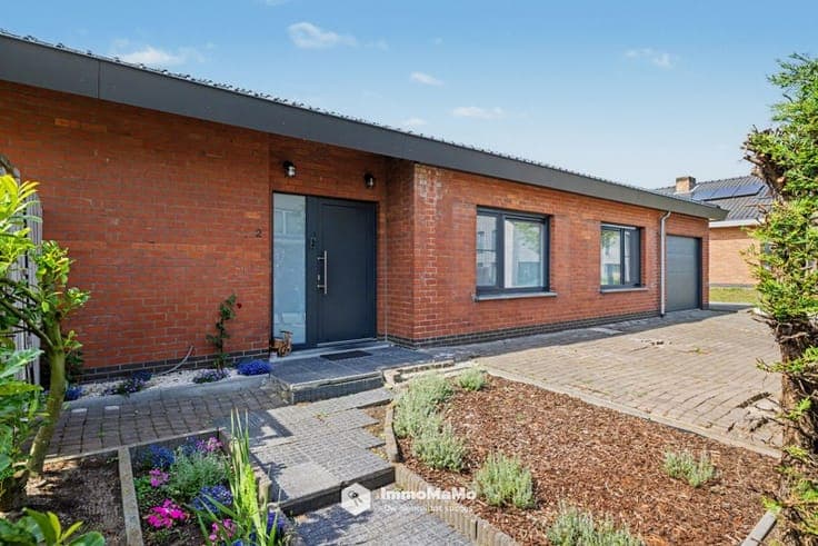 INSTAPKLARE WONING MET GARAGE & TUIN IN LOCHRISTI (WACHTE...