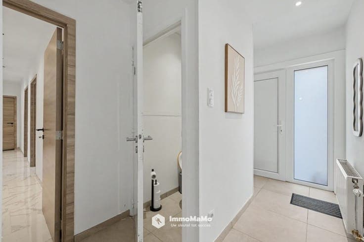 INSTAPKLARE WONING MET GARAGE & TUIN IN LOCHRISTI (WACHTE...