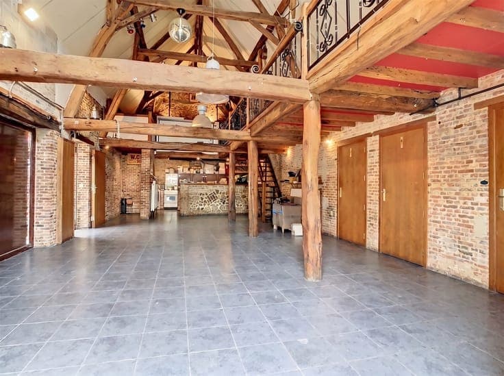 Commercial property with apartment, hall and garden