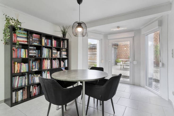 Charming semi-detached house for sale near the Muziekbos in