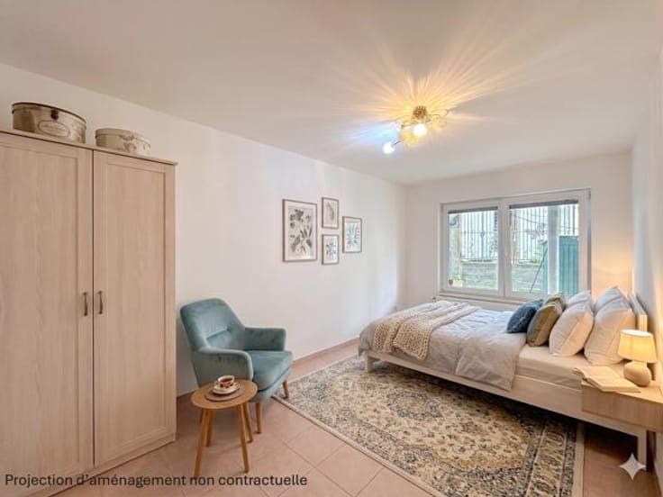 SPACIOUS AND BRIGHT HOUSE WITH DOUBLE LIVING AREA
