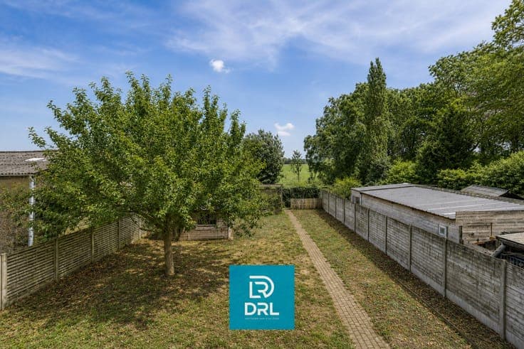 Instapklare woning met handelsruimte, binnenzwembad én fl...