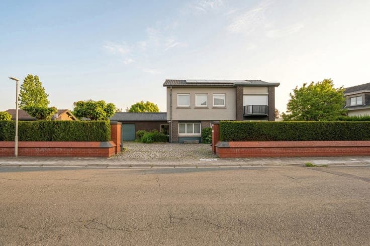Quietly located villa on a 1,500 m² plot