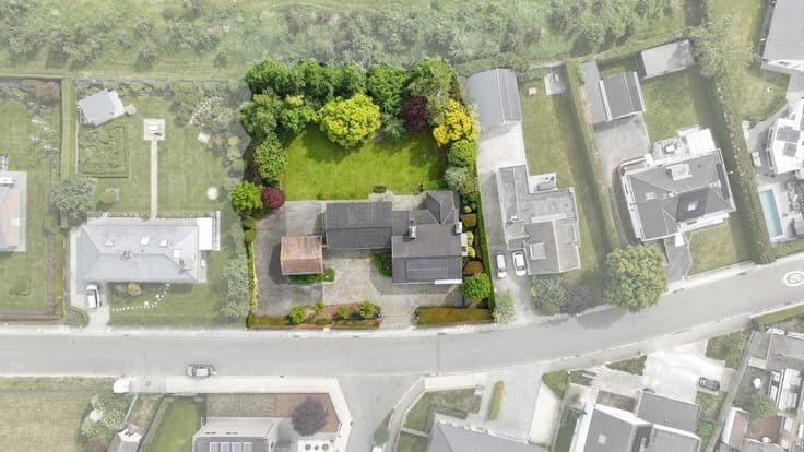 Quietly located villa on a 1,500 m² plot