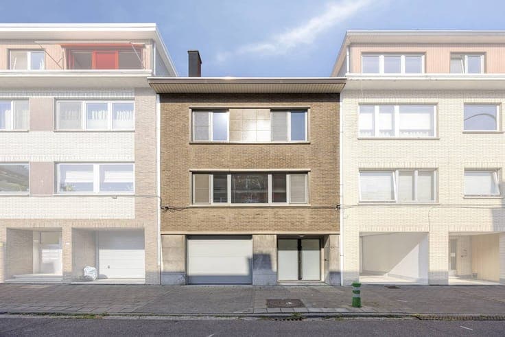 Renovated spacious house for sale within walking distance of