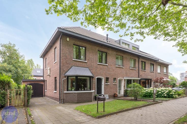 Charmante gezinswoning met 3 slaapkamers op een toplocati...