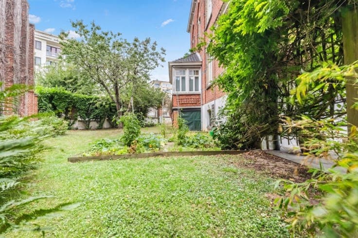 Character house with garden in the Floride–Churchill heart