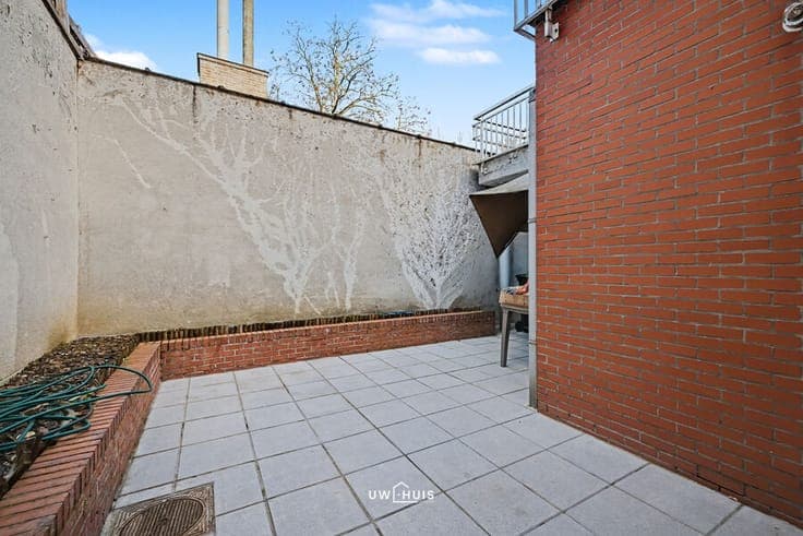 Renovated house with 4 bedrooms and rooftop terrace in the c