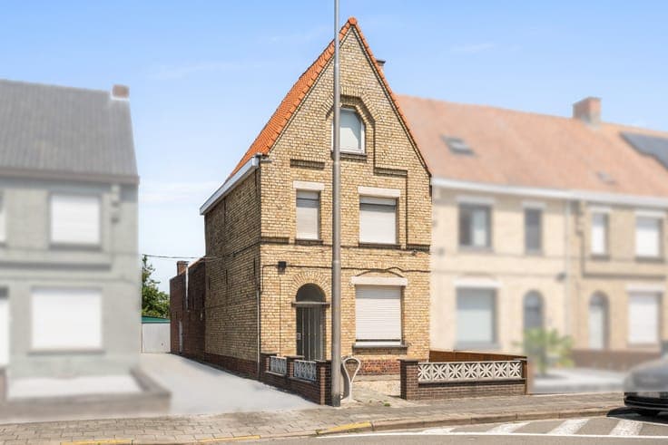 Halfopen woning met uitweg in het hart van Ingelmunster t...