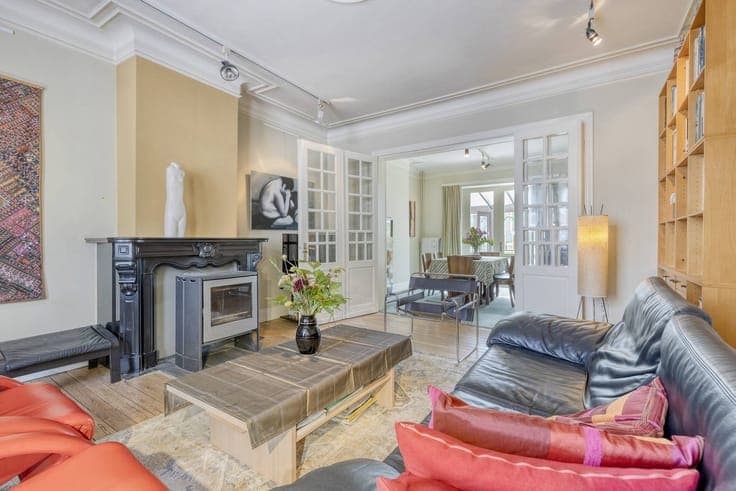Charming 7-bedroom home with authentic elements and a spacio