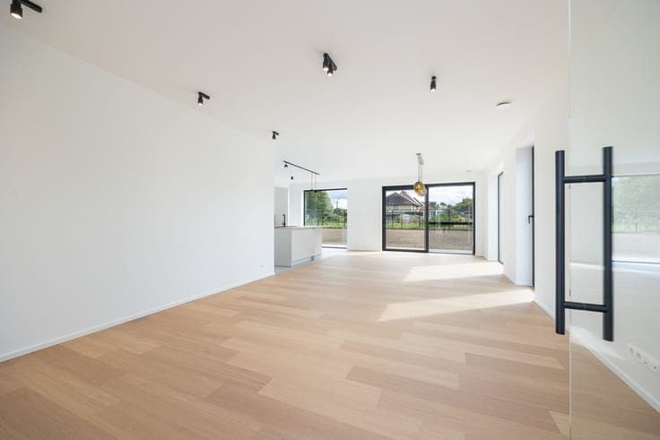 Nieuwbouwwoning met 4 slaapkamers en twee badkamers!