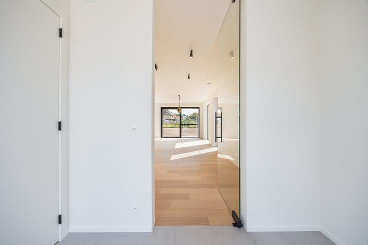 Nieuwbouwwoning met 4 slaapkamers en twee badkamers!