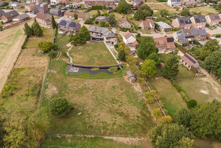 Exclusive villa in a green setting in Bierbeek
